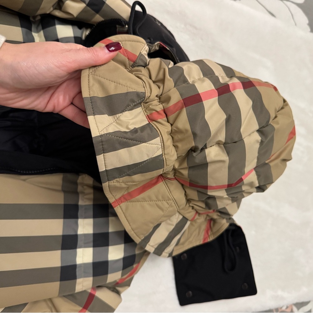 Authentic Burberry women’s winter jacket XS - Picture 3 of 4